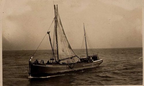 Thalatta entering Yarmouth in 1920